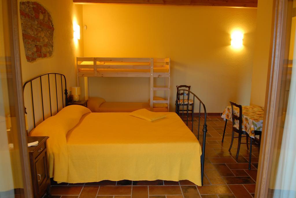 Agriturismo Fior Di Campo 드로네로 객실 사진